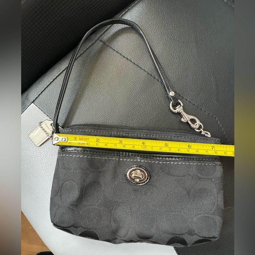 Vintage Coach Park Signature Medium Wristlet - Picture 12 of 13
